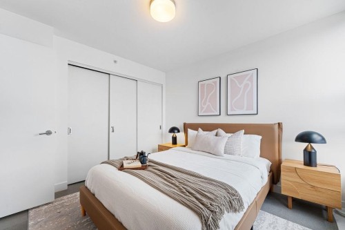 807-231 Pender Street E, Vancouver, BC - Indoor Photo Showing Bedroom