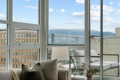 807-231 Pender Street E, Vancouver, BC - Indoor
