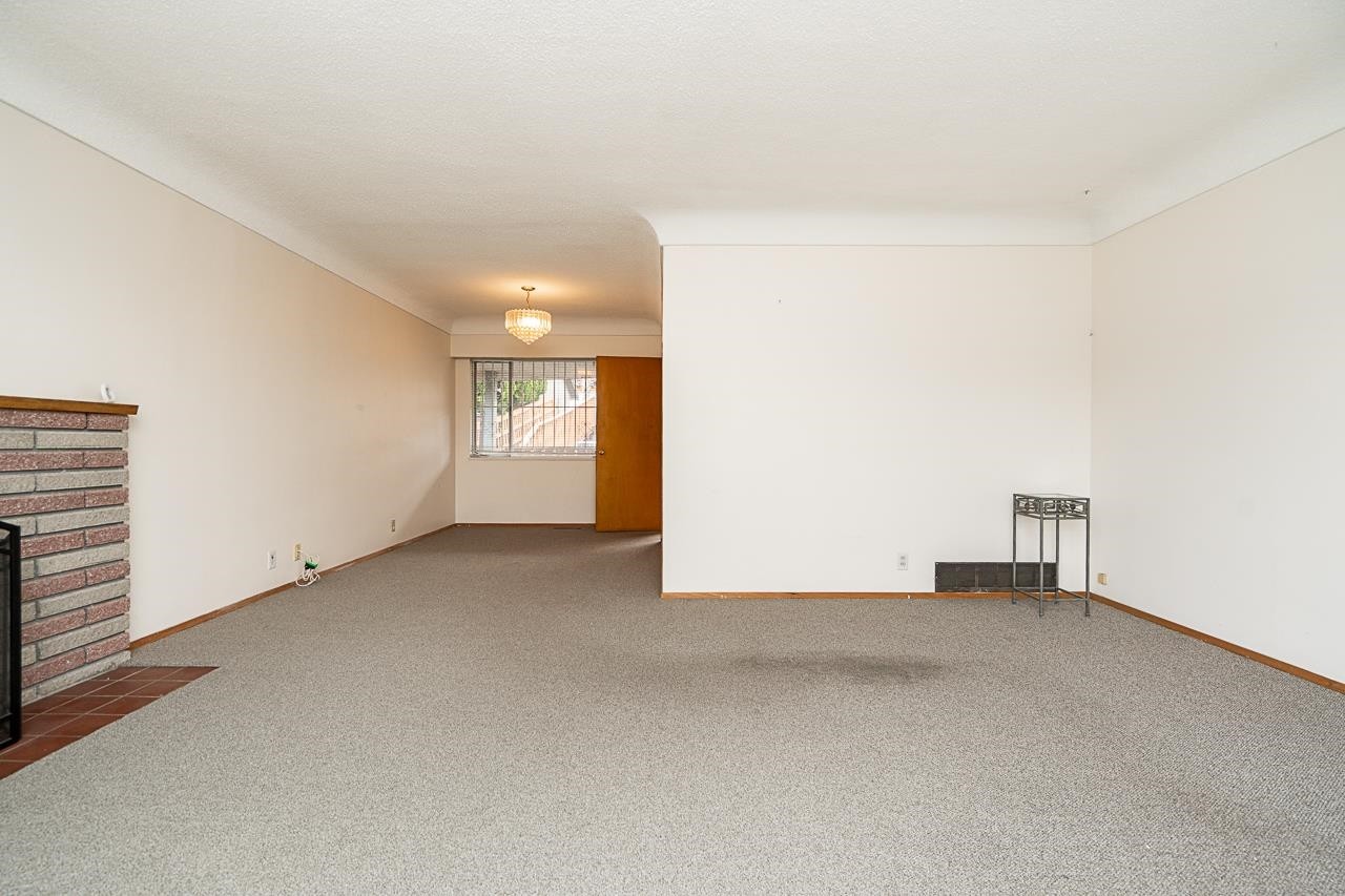 5326 Fleming Street, Vancouver, BC - Indoor Photo Showing Other Room With Fireplace