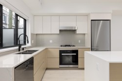 52-550 28th Avenue WVancouver, BC V5Z 2H1