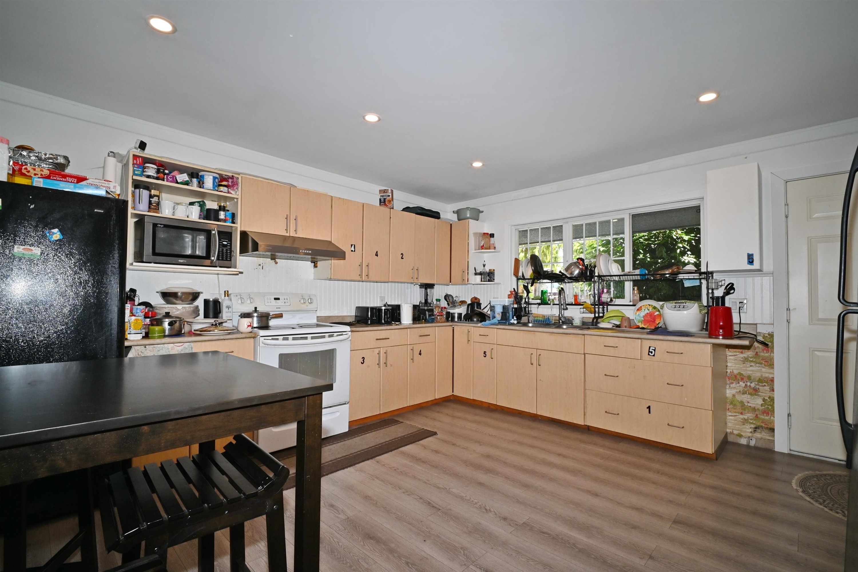 7531 Gilbert Road, Richmond, BC - Indoor Photo Showing Kitchen With Double Sink