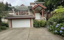 159* Pleateau Crescent Coquitlam, BC V3E 3B3