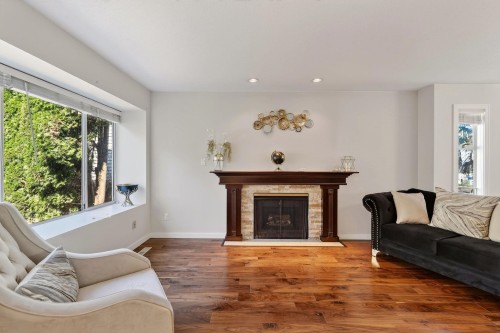 187 Warrick Street, Coquitlam, BC - Indoor Photo Showing Living Room With Fireplace