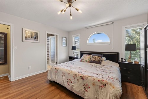 187 Warrick Street, Coquitlam, BC - Indoor Photo Showing Bedroom