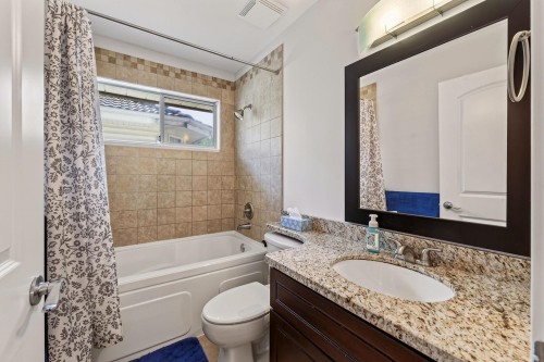 187 Warrick Street, Coquitlam, BC - Indoor Photo Showing Bathroom