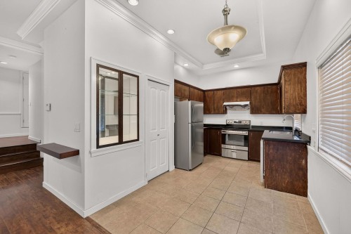 187 Warrick Street, Coquitlam, BC - Indoor Photo Showing Kitchen
