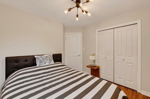 187 Warrick Street, Coquitlam, BC - Indoor Photo Showing Bedroom