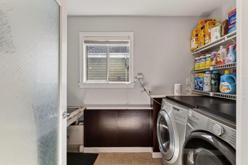 187 Warrick Street, Coquitlam, BC - Indoor Photo Showing Laundry Room