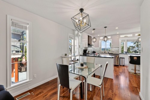 187 Warrick Street, Coquitlam, BC - Indoor Photo Showing Dining Room