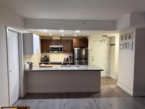 207-2957 Glen Drive  Coquitlam, BC V3B 0B5