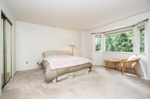 2670 Brewster Drive, Coquitlam, BC - Indoor Photo Showing Bedroom
