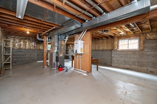 2670 Brewster Drive, Coquitlam, BC - Indoor Photo Showing Basement