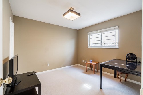 10288 Hall Avenue, Richmond, BC - Indoor Photo Showing Other Room