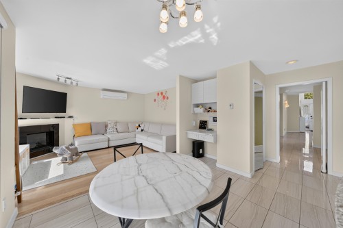 10360 Hall Avenue, Richmond, BC - Indoor Photo Showing Living Room With Fireplace
