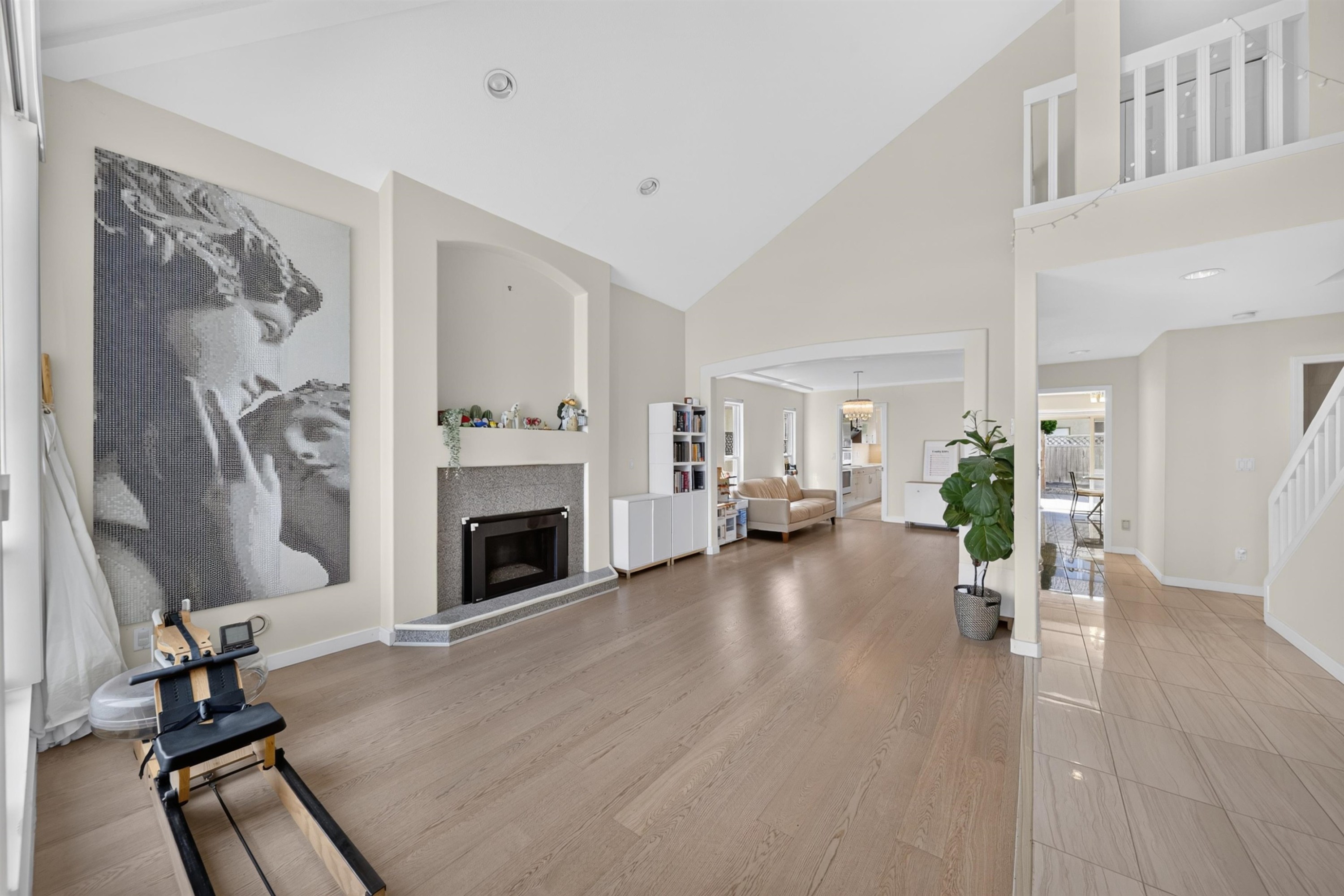 10360 Hall Avenue, Richmond, BC - Indoor With Fireplace