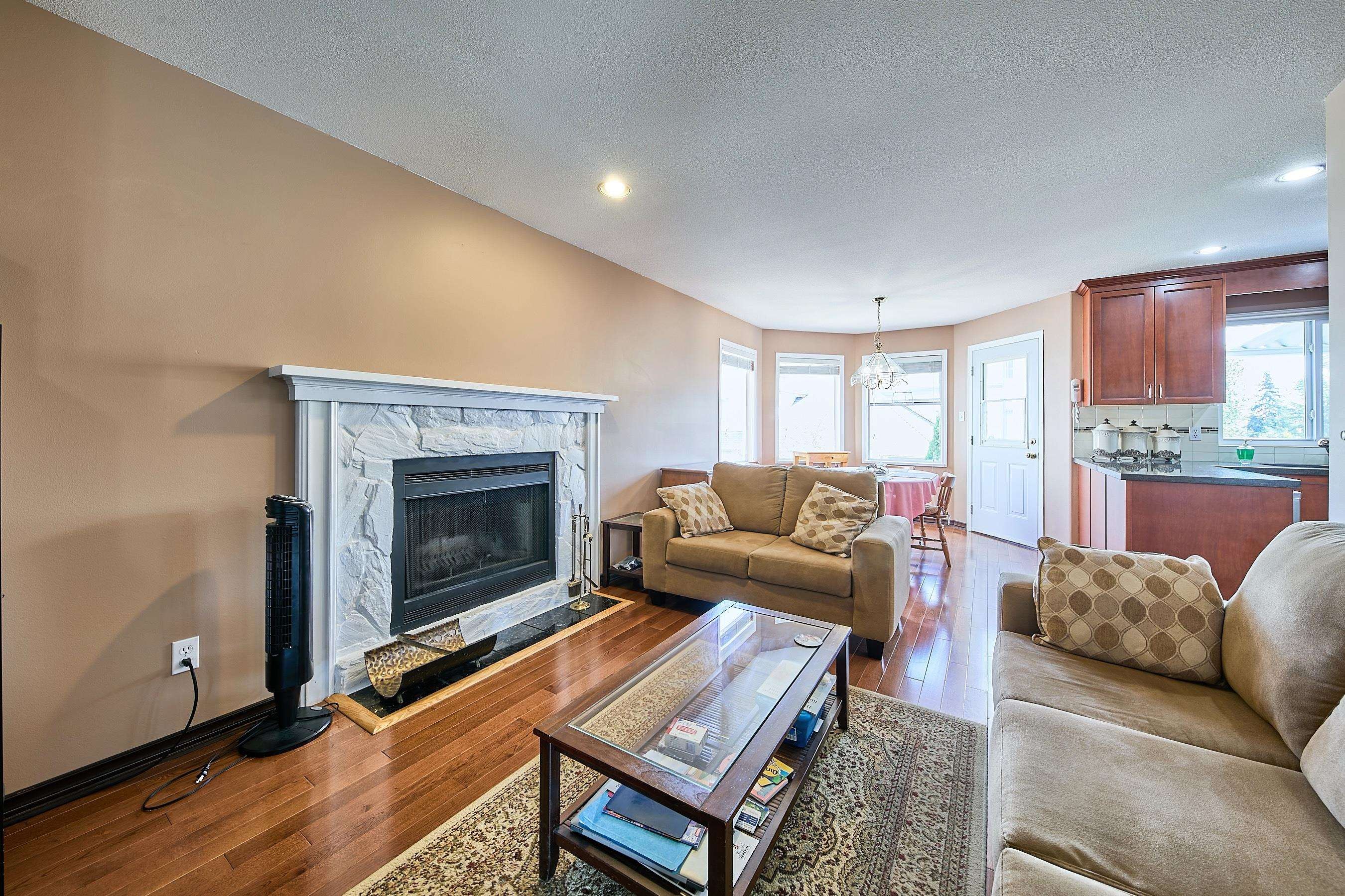 2944 Valleyvista Drive, Coquitlam, BC - Indoor Photo Showing Living Room With Fireplace