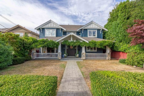 358 14th Street E North Vancouver, BC V7L 2N6