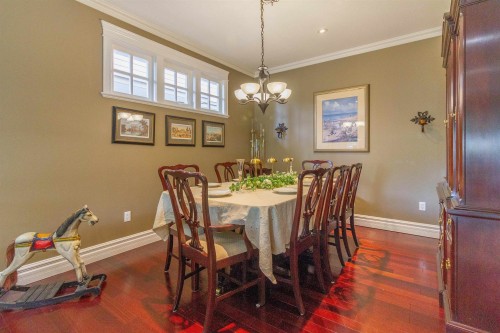 358 14Th Street E, North Vancouver, BC - Indoor Photo Showing Dining Room