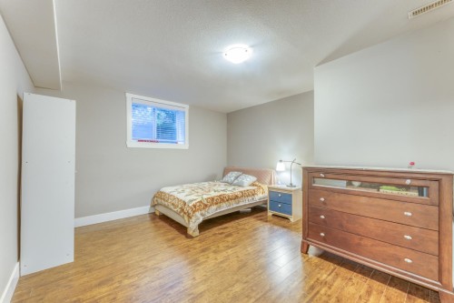 1338 Fifeshire Street, Coquitlam, BC - Indoor Photo Showing Bedroom