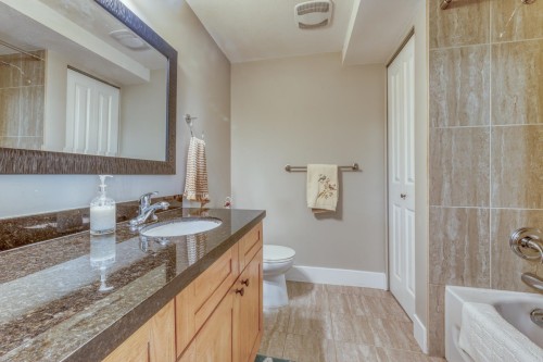 1338 Fifeshire Street, Coquitlam, BC - Indoor Photo Showing Bathroom