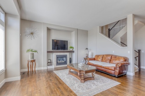 1338 Fifeshire Street, Coquitlam, BC - Indoor Photo Showing Living Room With Fireplace