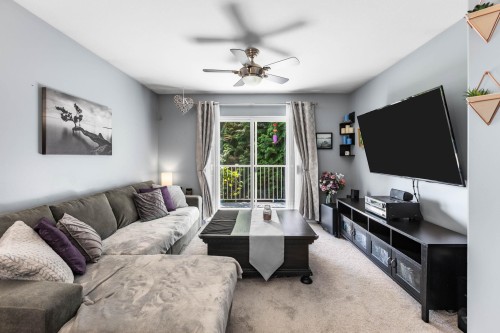 1728 Pekrul Place, Port Coquitlam, BC - Indoor Photo Showing Living Room