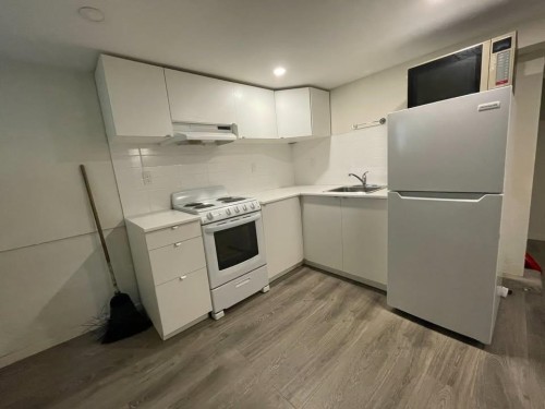 4631 14Th Avenue W, Vancouver, BC - Indoor Photo Showing Kitchen