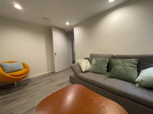 4631 14Th Avenue W, Vancouver, BC - Indoor