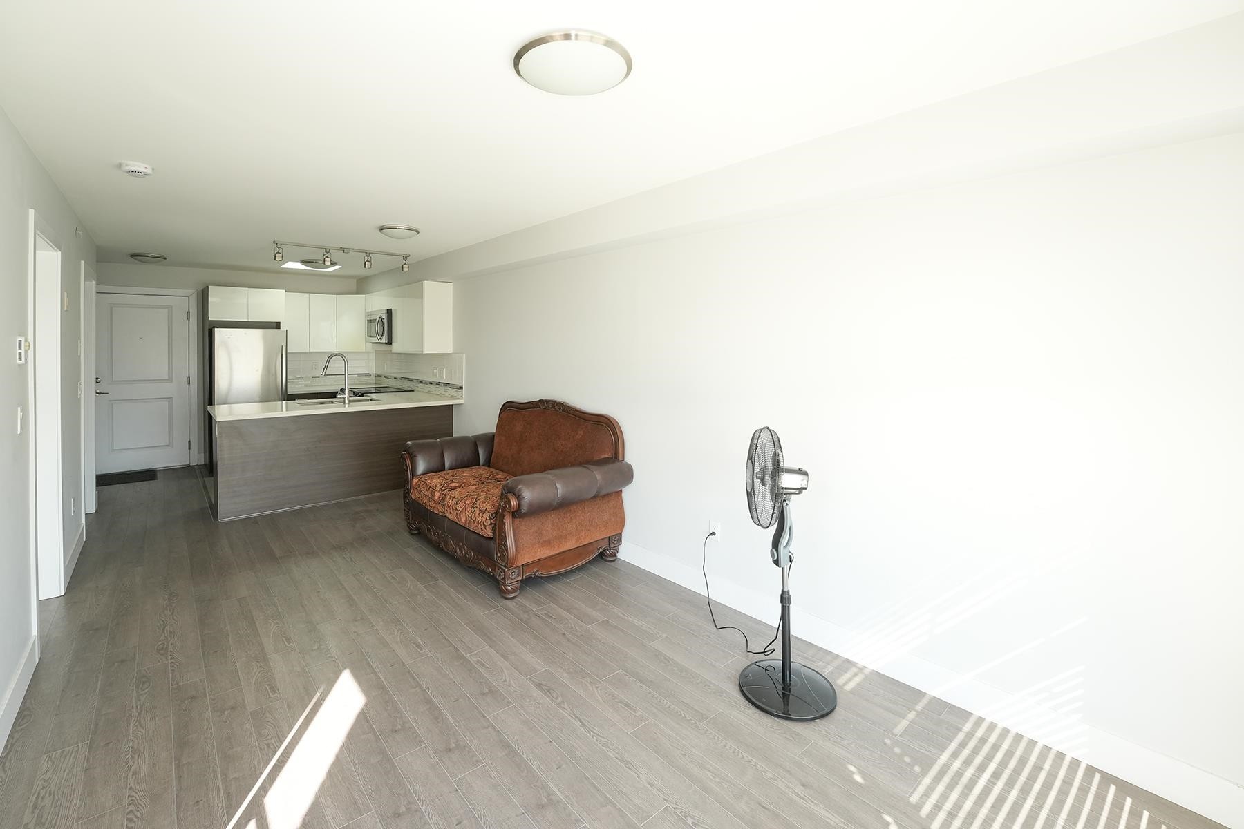 403-2408 Broadway E, Vancouver, BC - Indoor