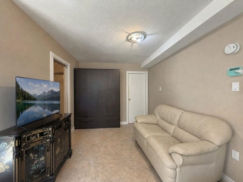 5885 Lincoln Street, Vancouver, BC 