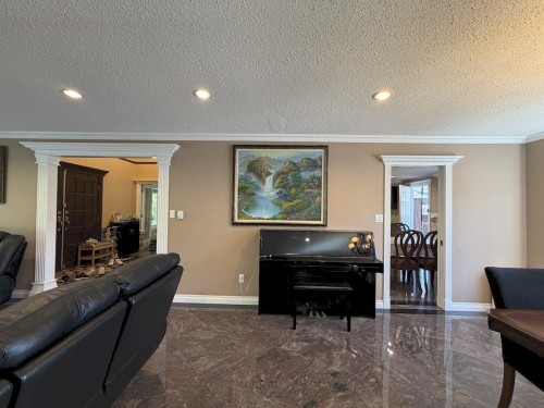 5885 Lincoln Street, Vancouver, BC 