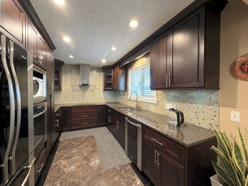 5885 Lincoln Street, Vancouver, BC 