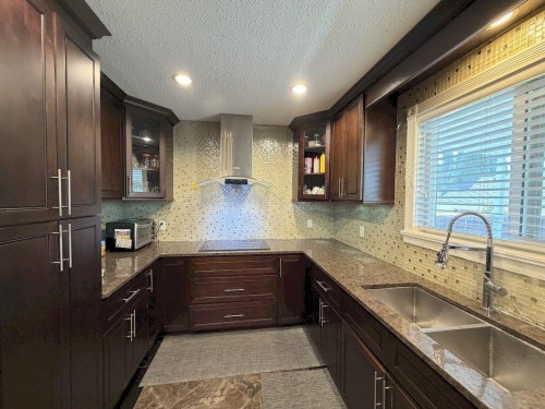5885 Lincoln Street, Vancouver, BC 