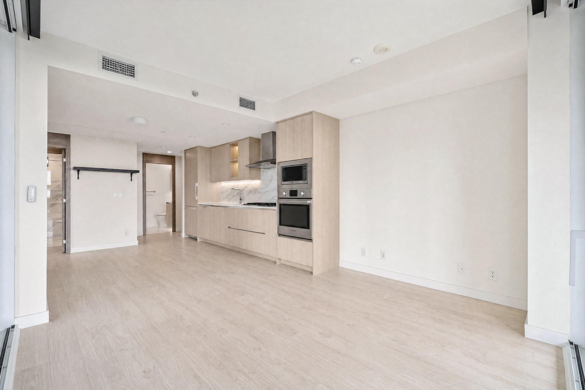 1702-4890 Lougheed Highway, Burnaby, BC