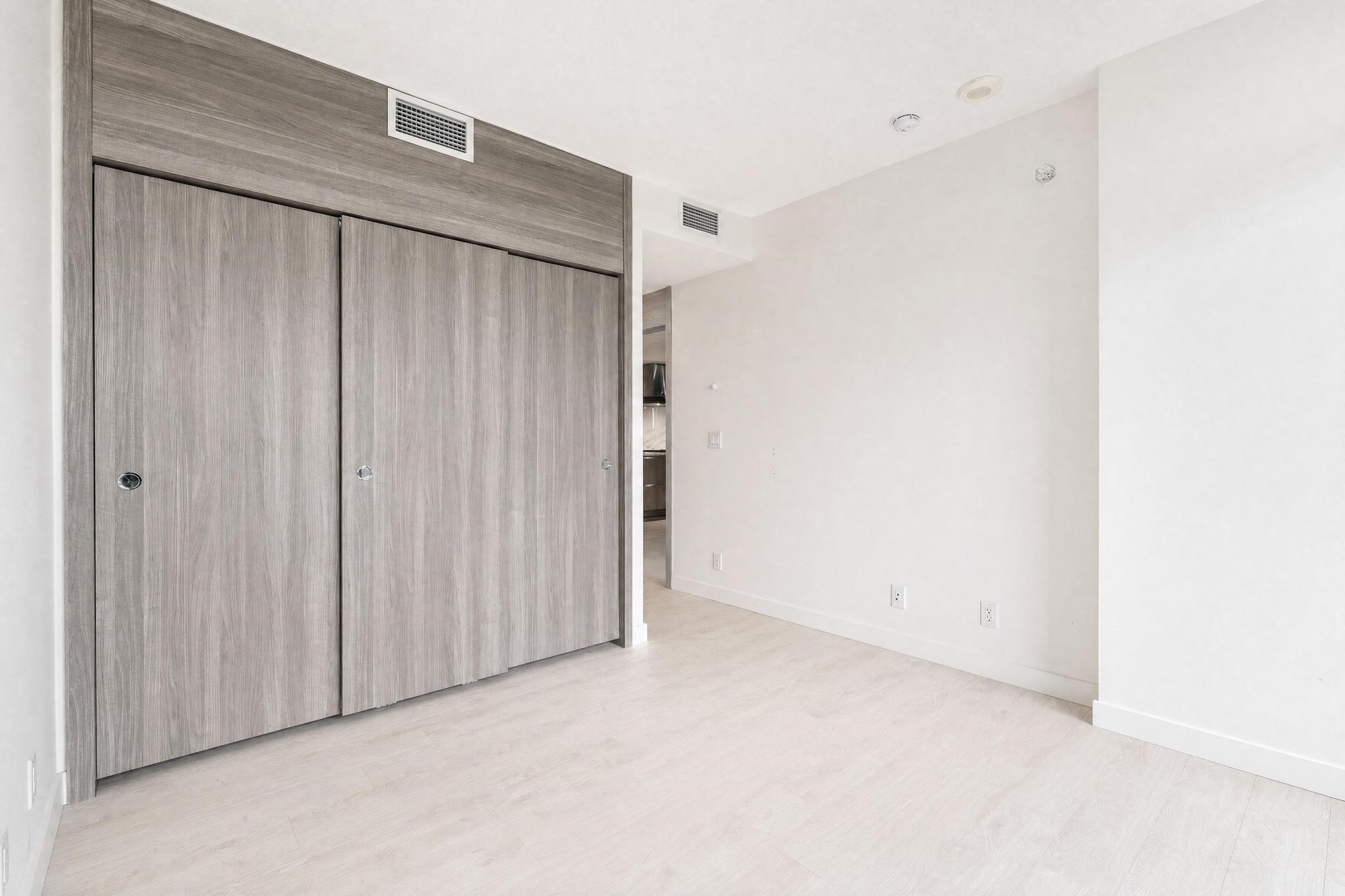 1702-4890 Lougheed Highway, Burnaby, BC