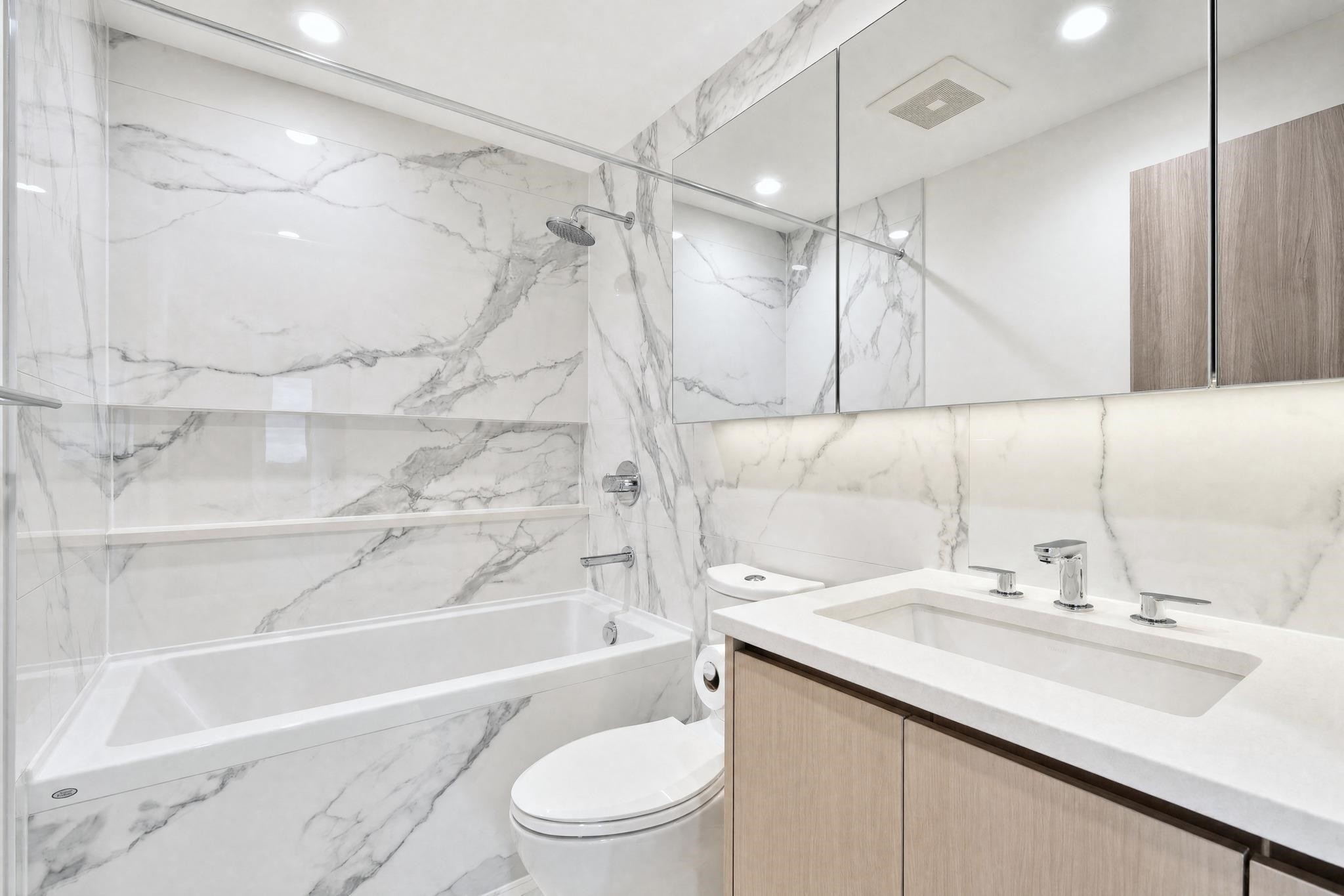 1702-4890 Lougheed Highway, Burnaby, BC