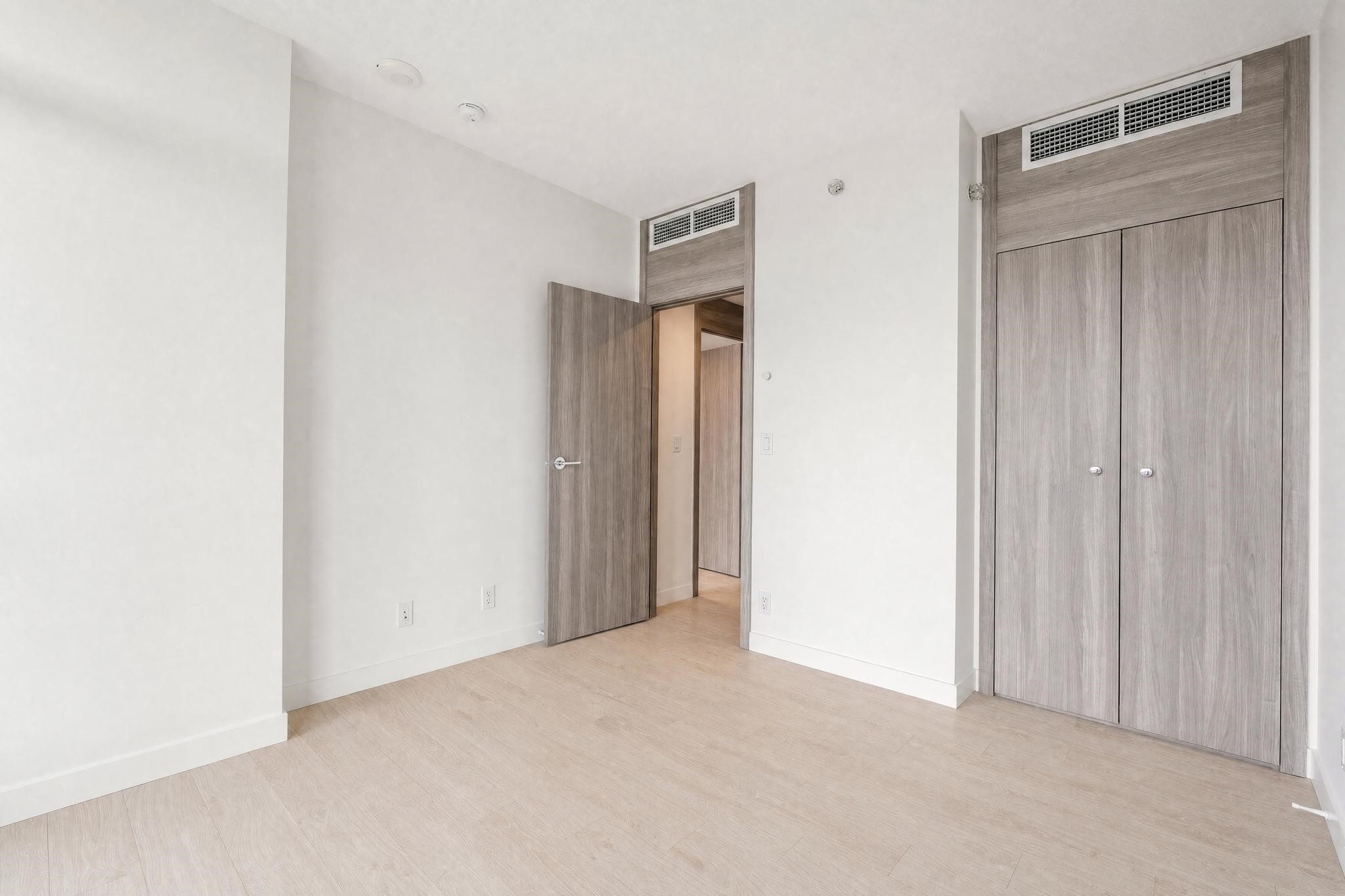 1702-4890 Lougheed Highway, Burnaby, BC