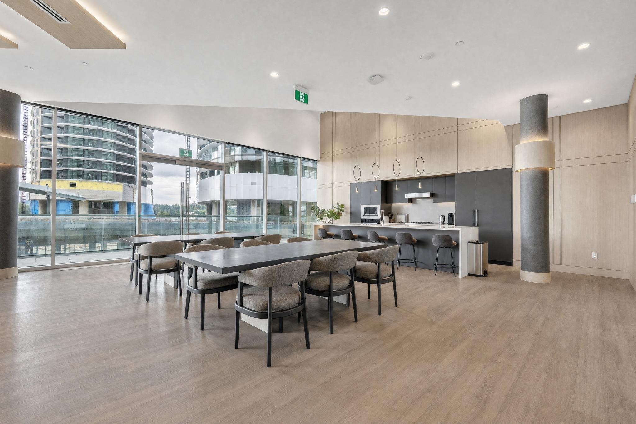 1702-4890 Lougheed Highway, Burnaby, BC