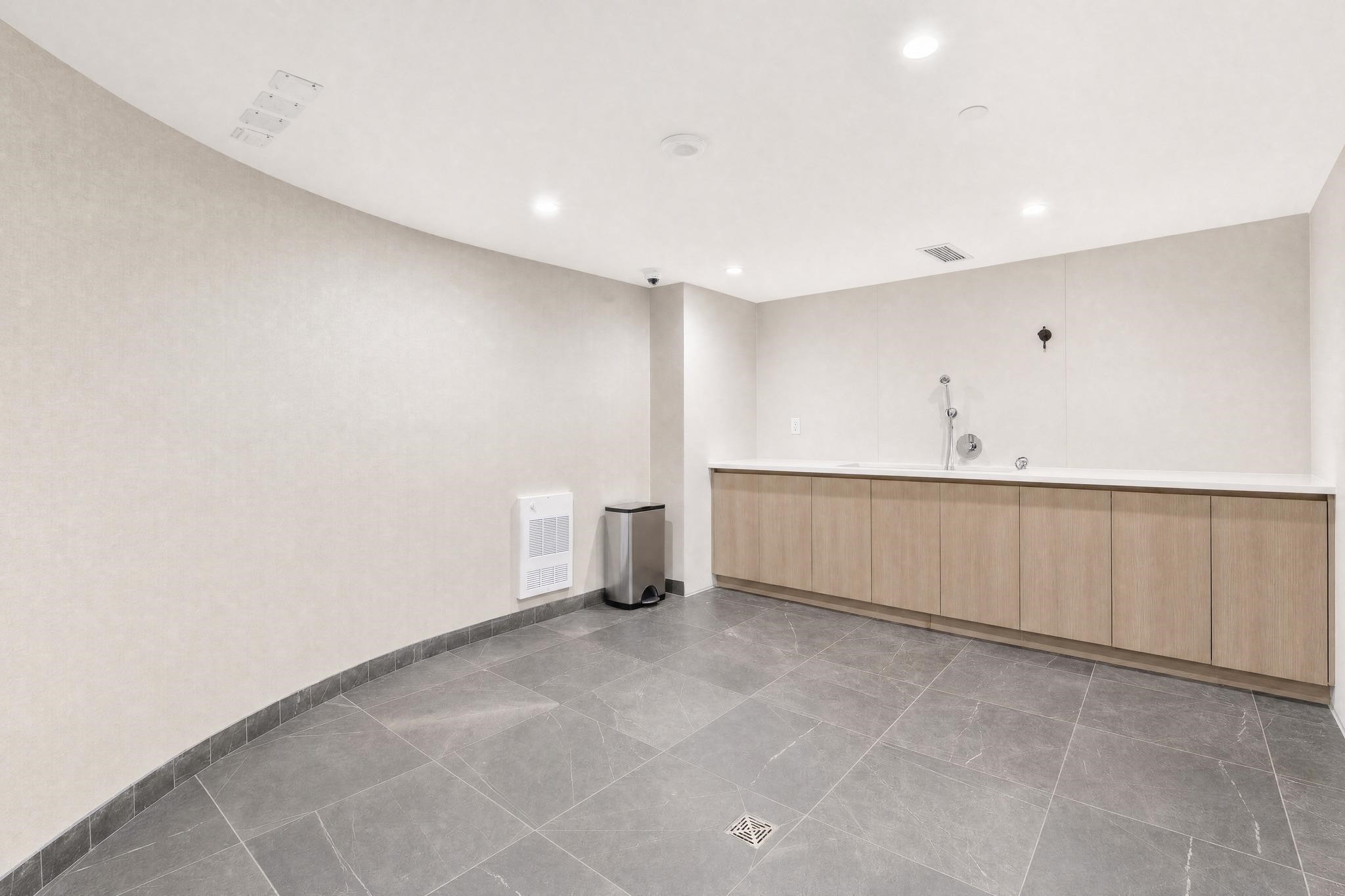 1702-4890 Lougheed Highway, Burnaby, BC