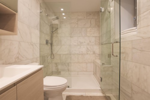 1076 Park Drive, Vancouver, BC - Indoor Photo Showing Bathroom