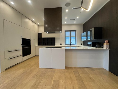 1076 Park Drive, Vancouver, BC - Indoor Photo Showing Kitchen