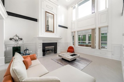 9871 Pigott Road, Richmond, BC - Indoor Photo Showing Living Room With Fireplace