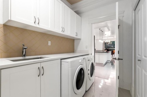 9871 Pigott Road, Richmond, BC - Indoor Photo Showing Laundry Room
