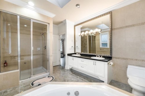 9871 Pigott Road, Richmond, BC - Indoor Photo Showing Bathroom