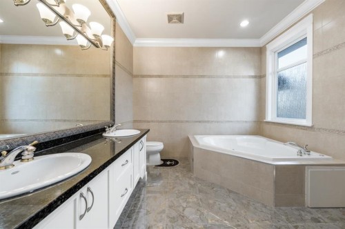 9871 Pigott Road, Richmond, BC - Indoor Photo Showing Bathroom