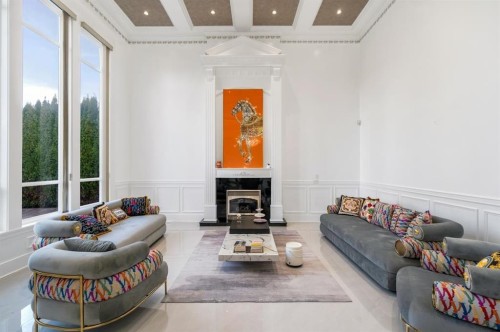 9871 Pigott Road, Richmond, BC - Indoor Photo Showing Living Room With Fireplace