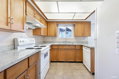 9400 Mcburney Drive, Richmond, BC - Indoor Photo Showing Kitchen