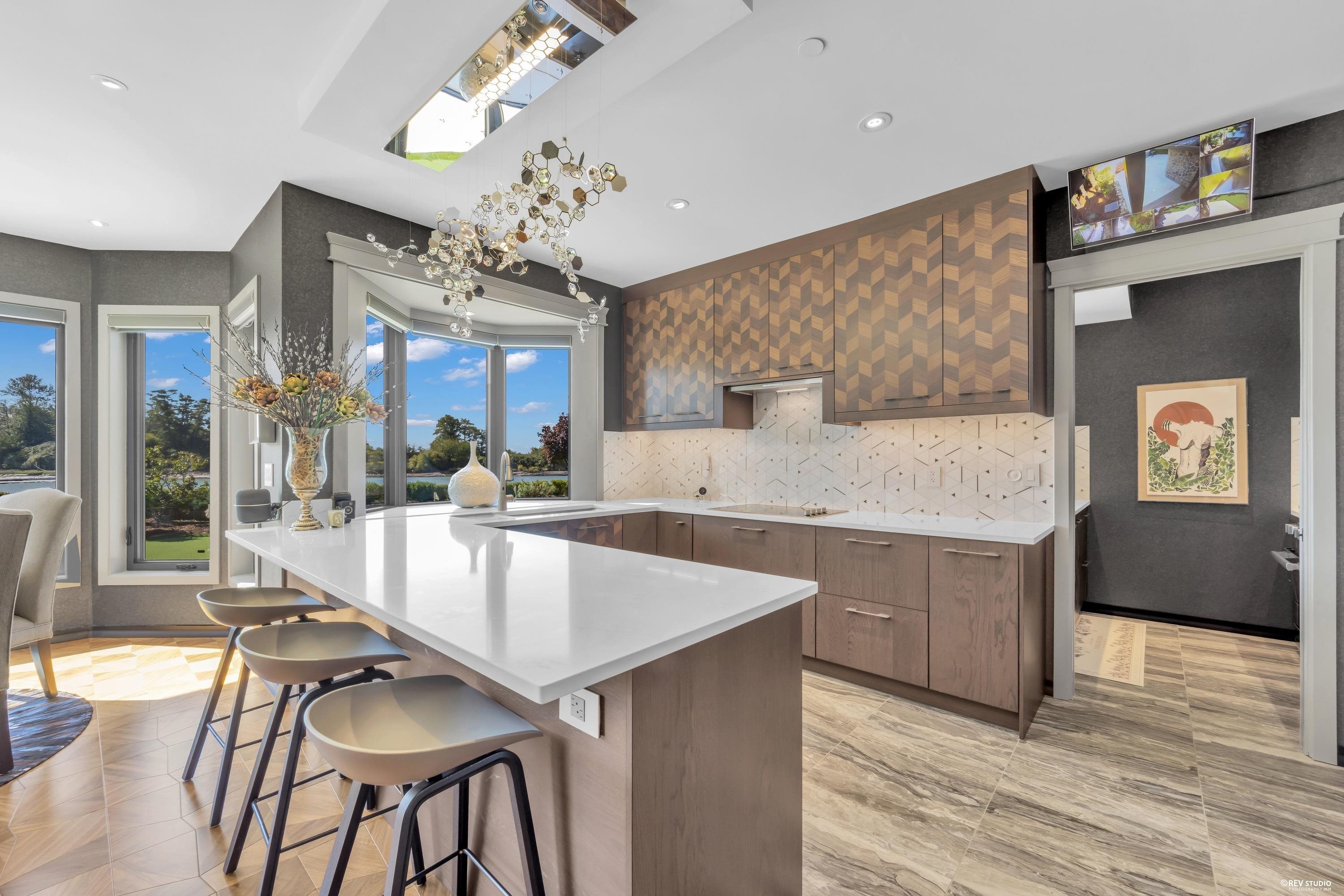 3308 Deering Island Place, Vancouver, BC - Indoor Photo Showing Kitchen With Upgraded Kitchen