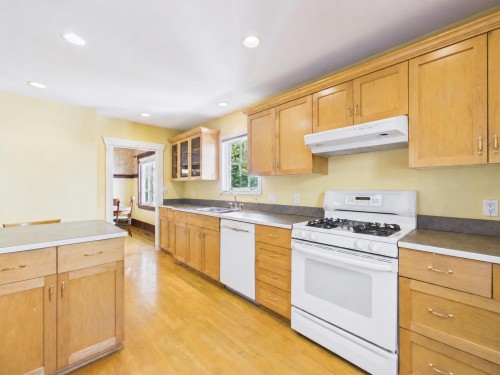 3035 5Th Avenue W, Vancouver, BC - Indoor Photo Showing Kitchen