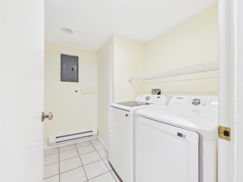 3035 5Th Avenue W, Vancouver, BC - Indoor Photo Showing Laundry Room